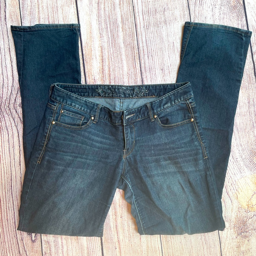 Express | Barely Boot Ultra Low Size 8R